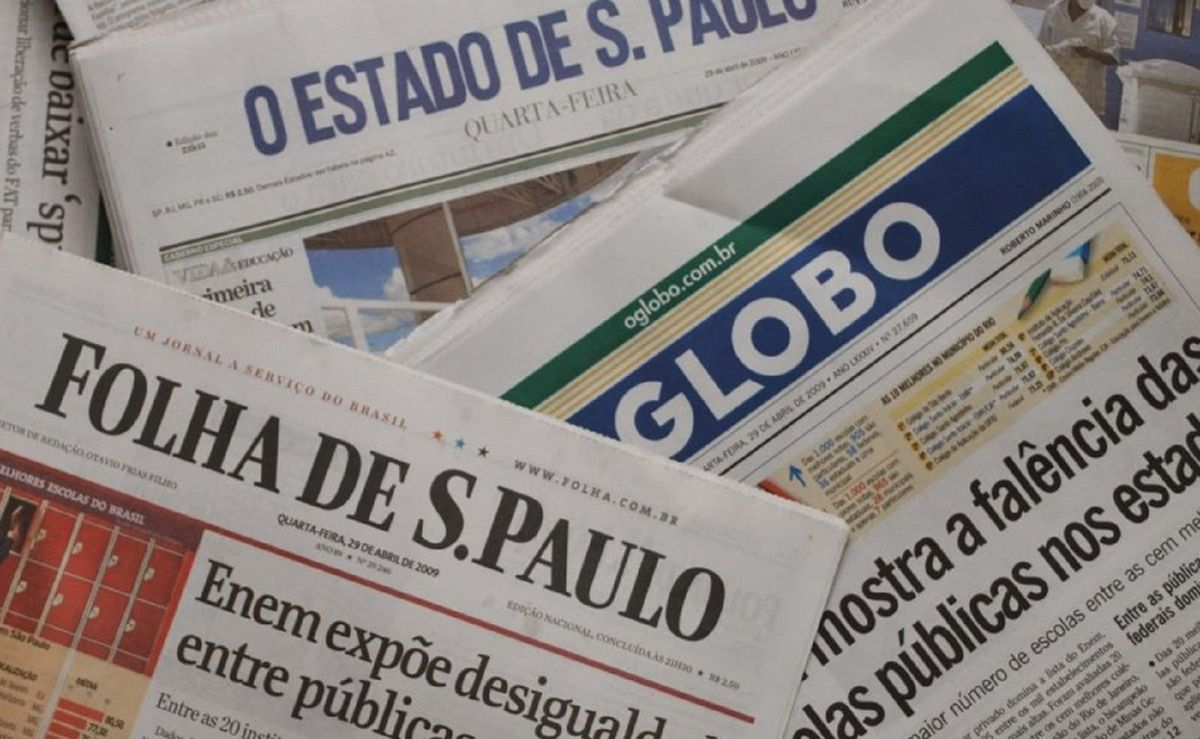 Capas de jornais brasileiros (Estadão, O Globo, Folha)