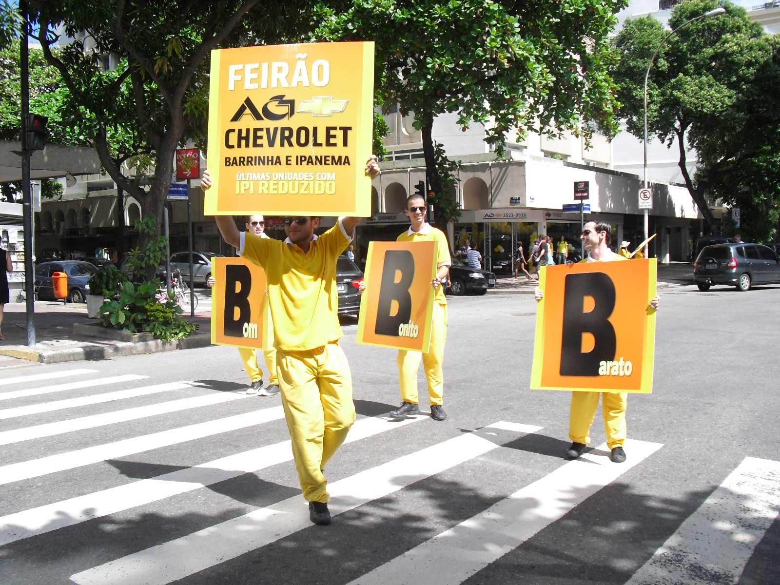Panfletagem e ativação de rua